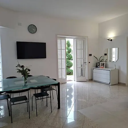 Emyfrancesco House *