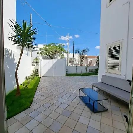 Emyfrancesco House Semesterbostad Porto Cesareo